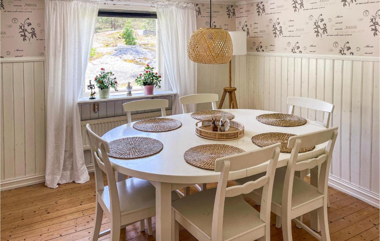 Cozy Home In Strmstad With Wifi Strömstad Eksteriør bilde